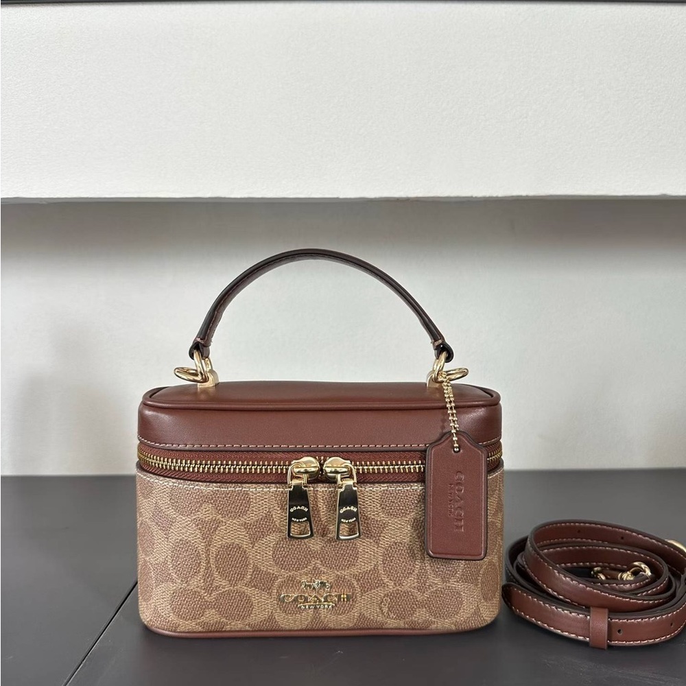 The All-New Co ach Box Bag